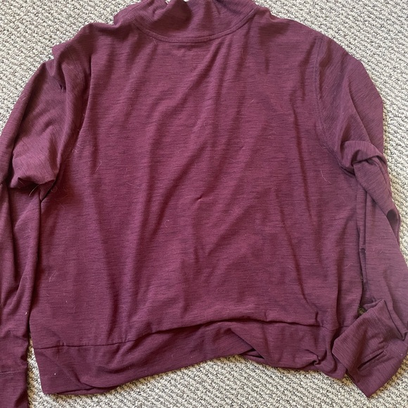 Old navy active long sleeve shirt with turtle neck - Picture 2 of 3